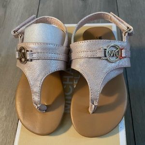 NWT- Micheal Kors sandals size infant girls 7 🌞